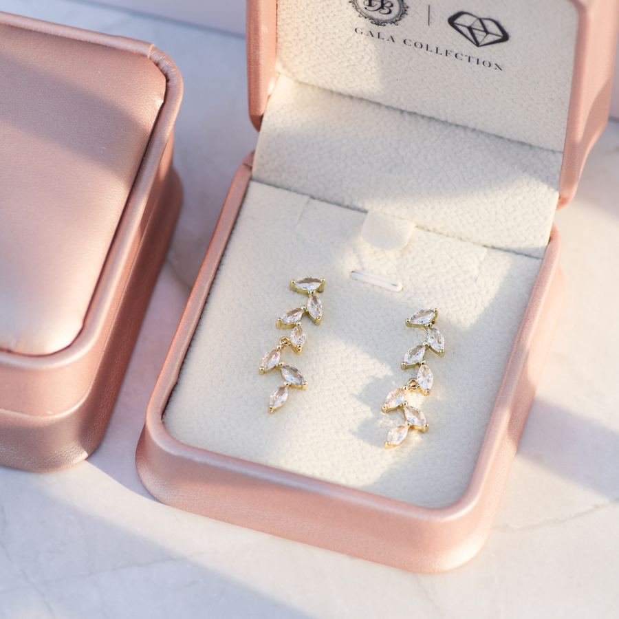 Everlasting Vine Studs in Gold & Silver