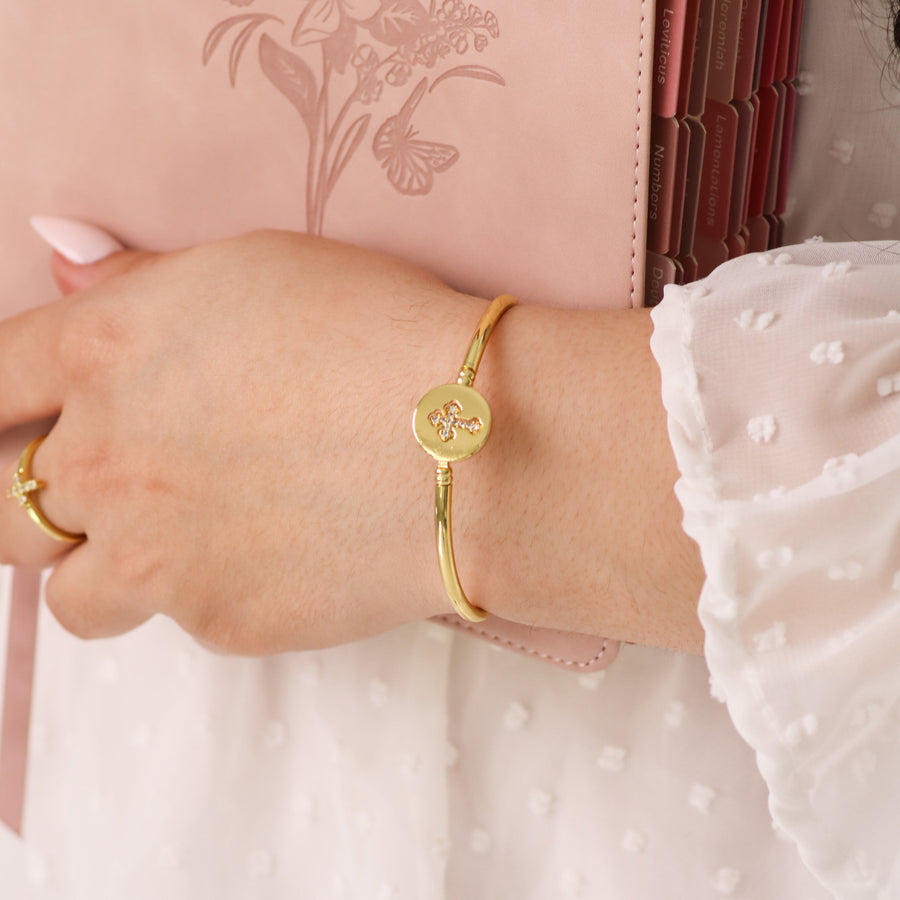 Unique and Handmade Christian Jewelry for Women, Faith-Inspired meaningful jewelry designs, Scripture jewelry, Religious Necklaces, Bible Verse Engraved Jewelry.