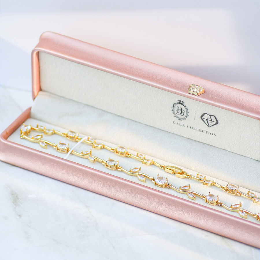 Abiding Vine Necklace in Gold & Silver